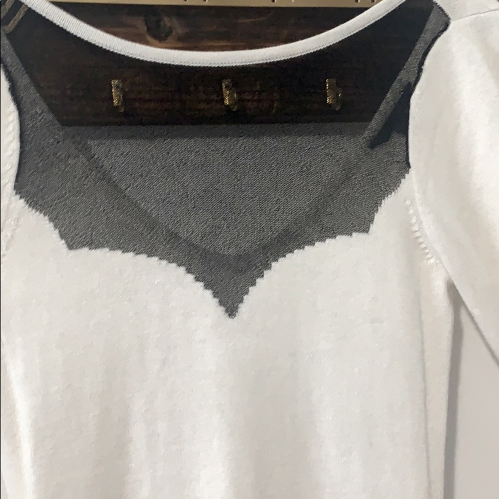 Sweater - Picture 2 of 6